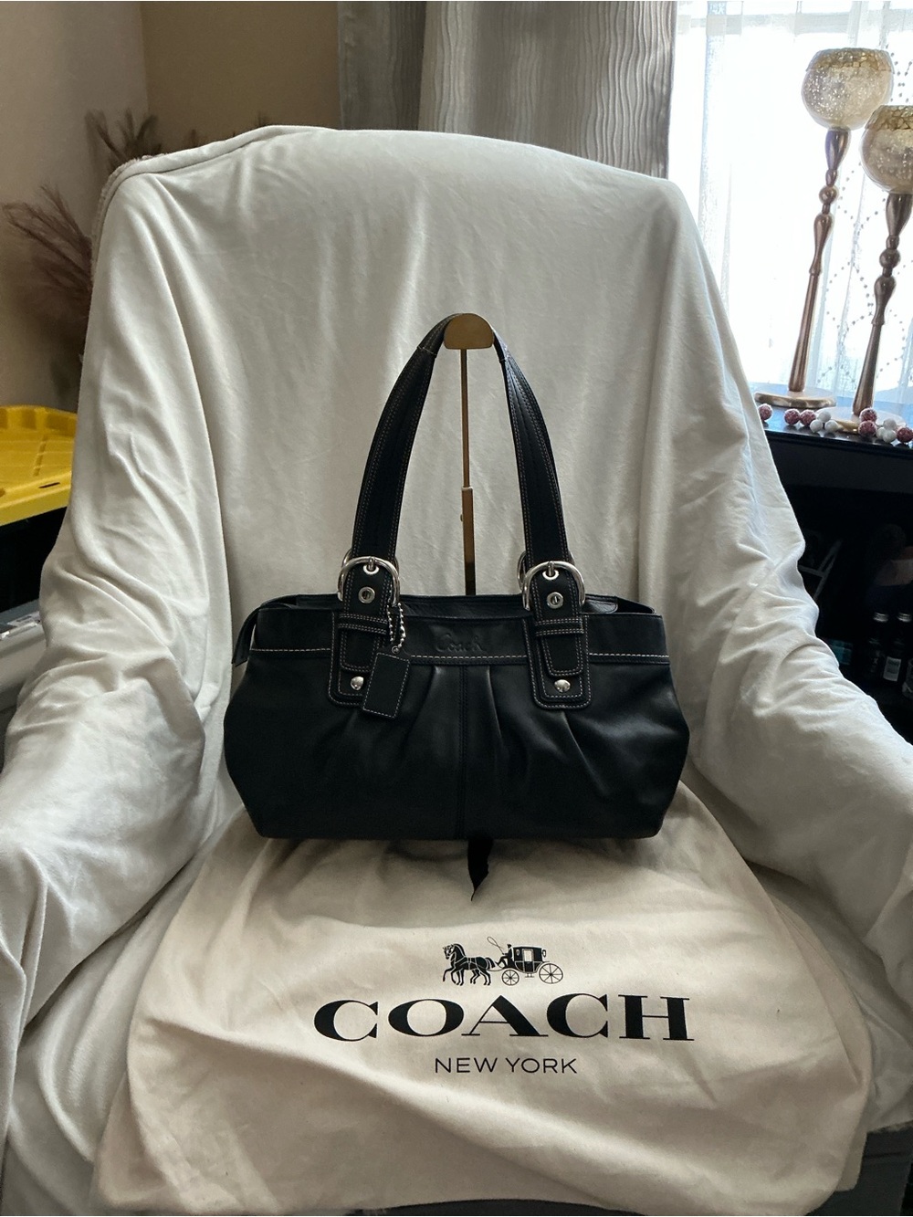 Coach Soho Pleated Black Leather Shoulder Bag. Abs stunning 🤩 full inclusion
